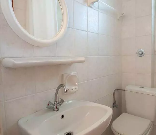هتل Zarkadis Beach Apartments