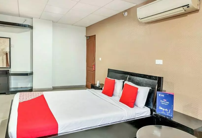 Oyo 11614 Hotel Vvip Stays