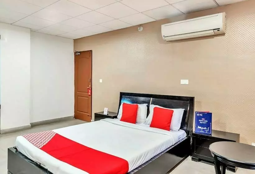 Oyo 11614 Hotel Vvip Stays