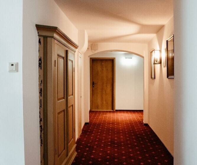 ペンション Gasthof Goldener Greifen