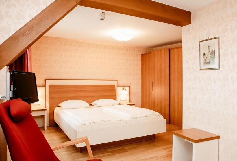 ペンション Gasthof Goldener Greifen