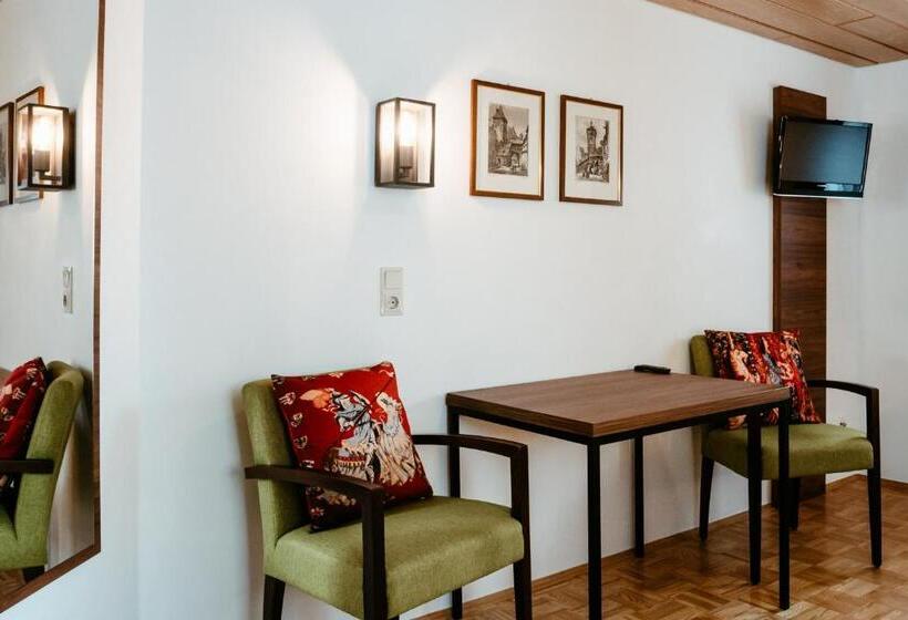 ペンション Gasthof Goldener Greifen