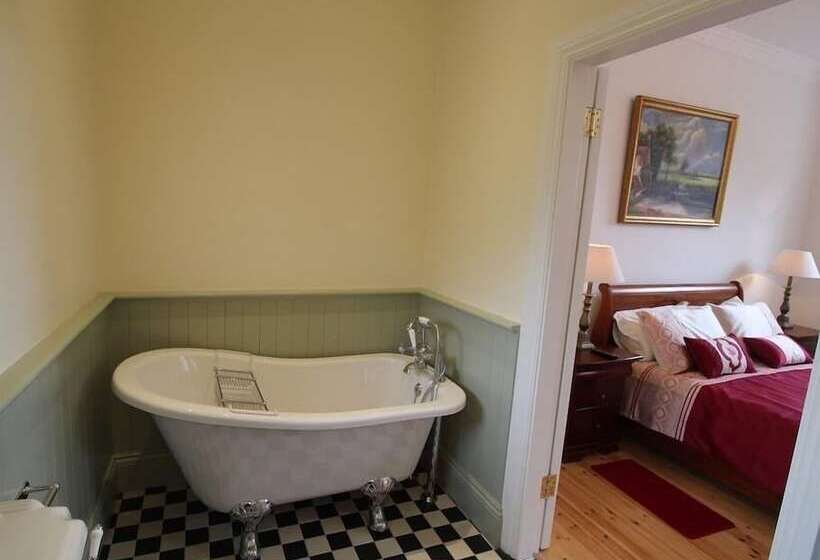 膳宿费 The Old Dispensary