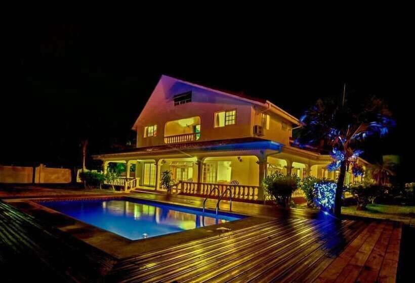 پانسیون Villa Confort