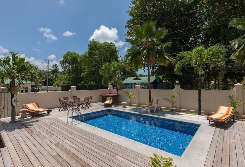 پانسیون Villa Confort