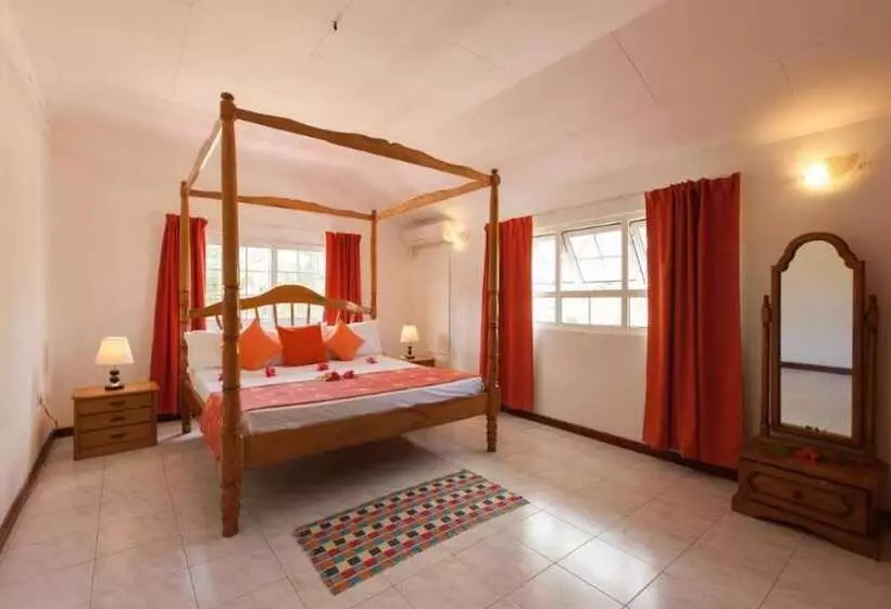 پانسیون Villa Confort