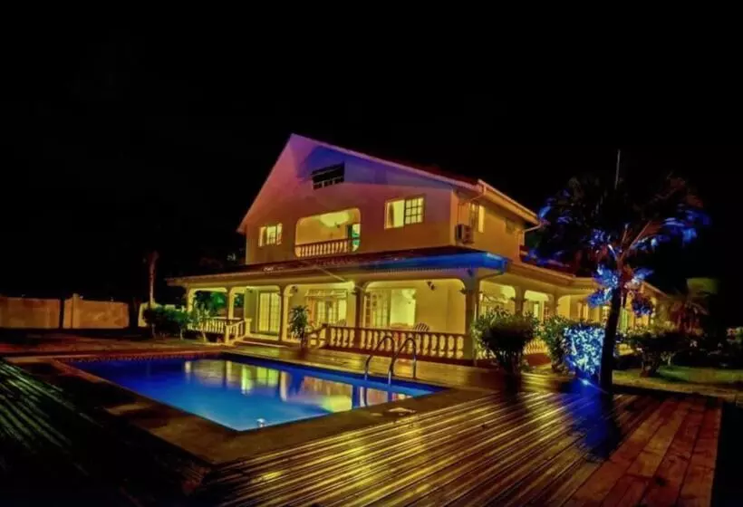 پانسیون Villa Confort