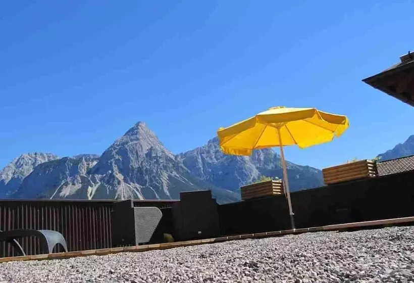 ペンション Alpenstern Rooms & Suites