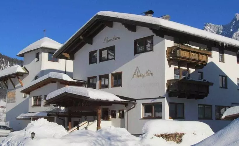 ペンション Alpenstern Rooms & Suites