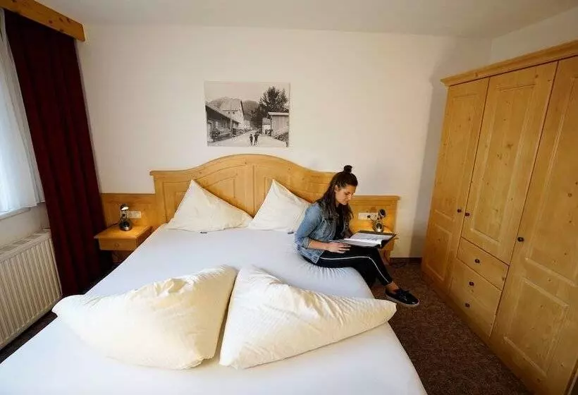 ペンション Alpenstern Rooms & Suites