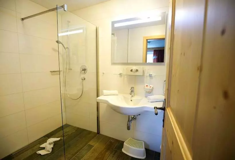 ペンション Alpenstern Rooms & Suites
