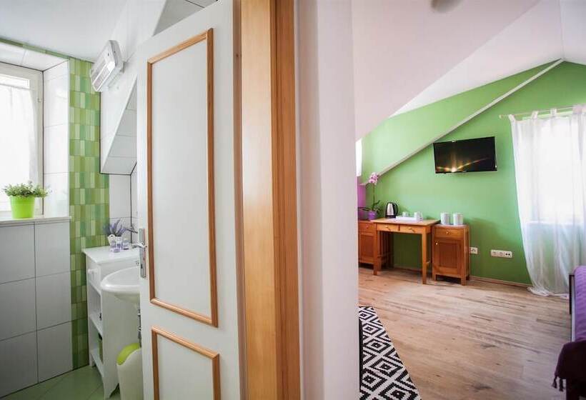 Apartment & Room Ursa