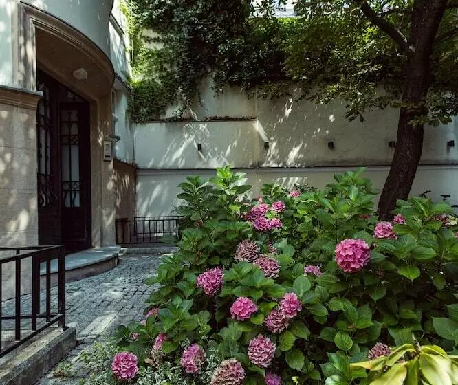 Too Good Apartments