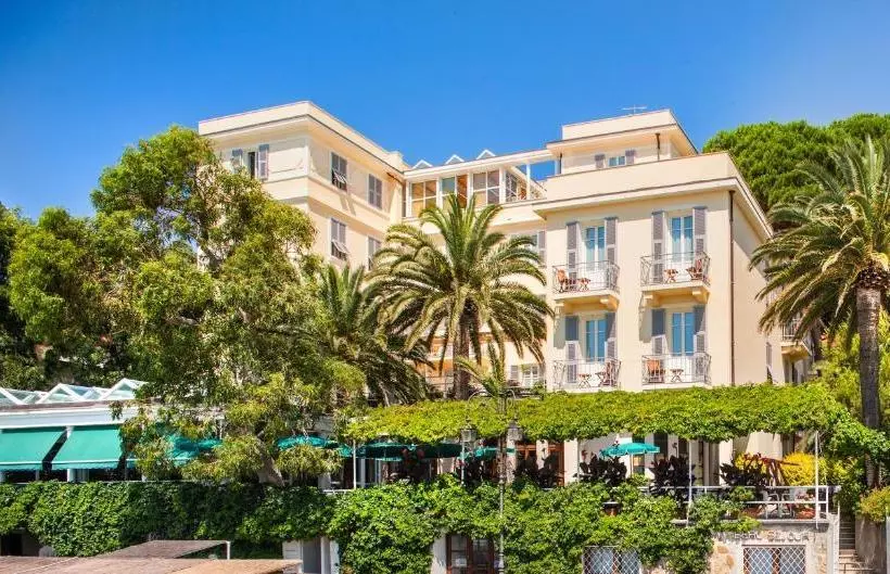 مسافرخانه Beau Sejour