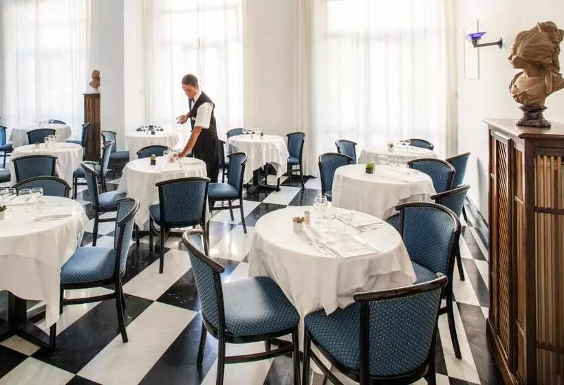 مسافرخانه Beau Sejour