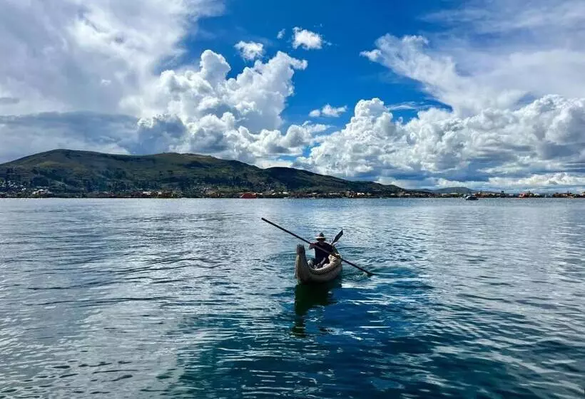ホテル Uros Titikaka The Best Lodge