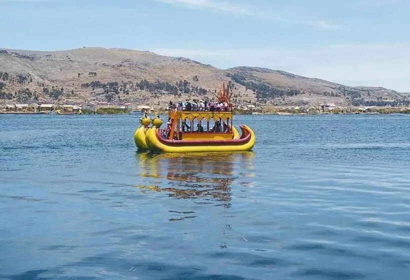 ホテル Uros Titikaka The Best Lodge