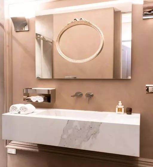 Le Quattro Dame Luxury Suites