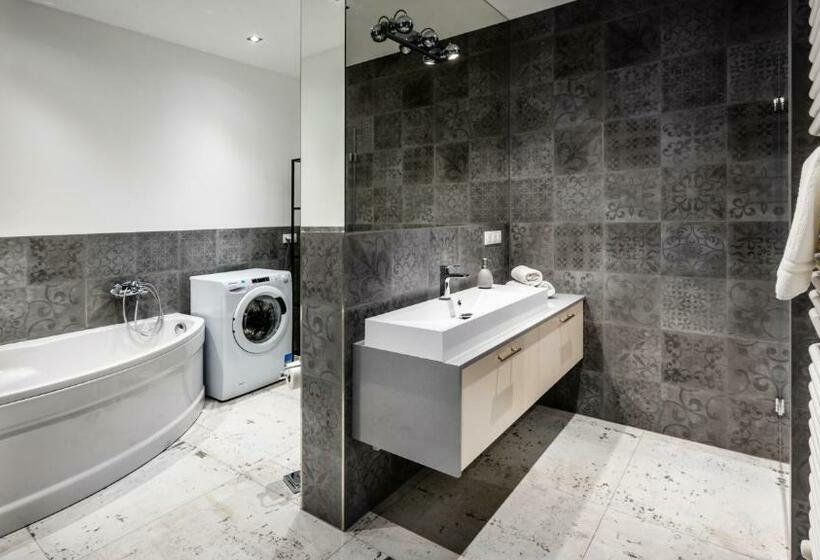 A11 Apartments & Spa Dermique