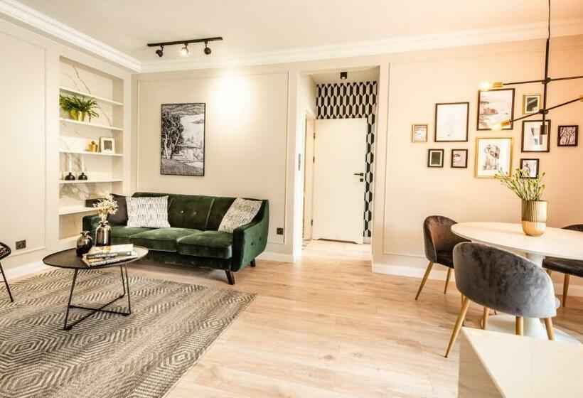 A11 Apartments & Spa Dermique