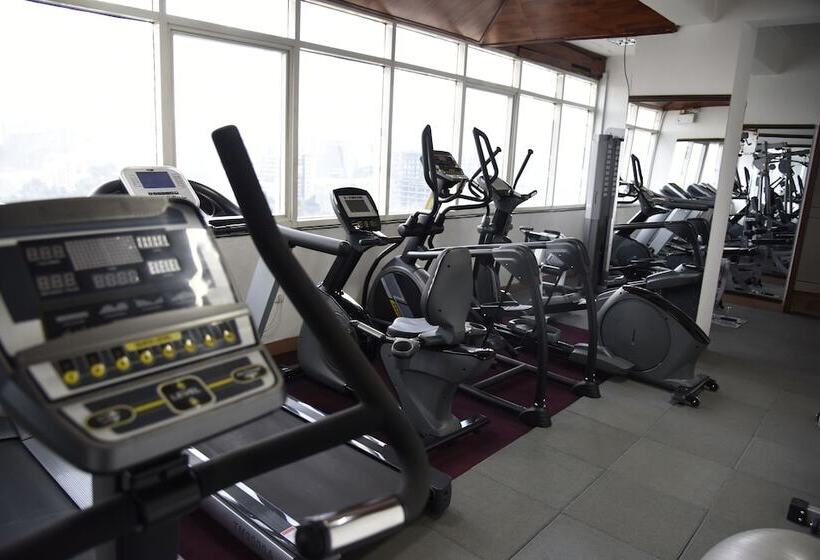 Diplomat Luxury Furnished Apartments