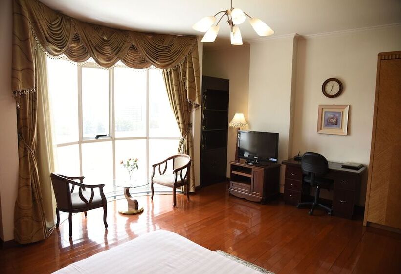 Diplomat Luxury Furnished Apartments