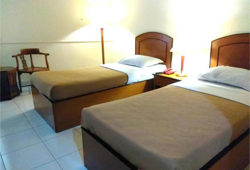 Alexander Hotel Tegal