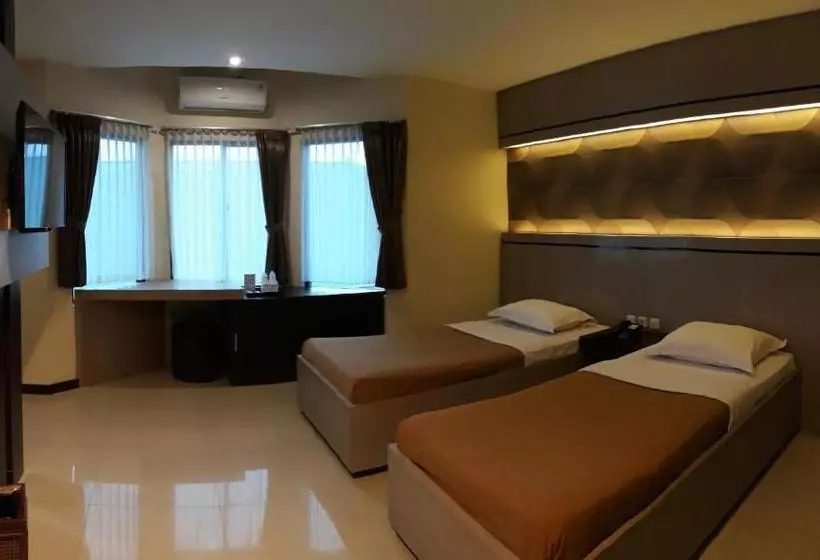 Alexander Hotel Tegal