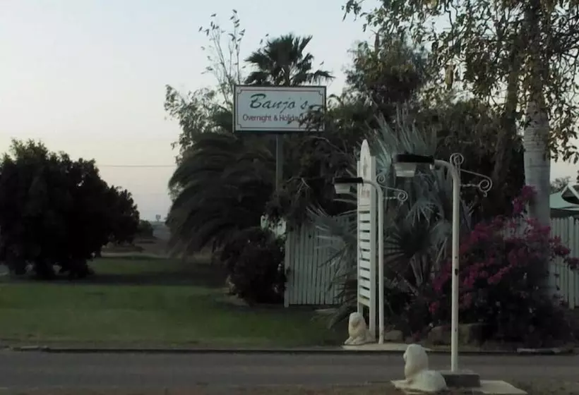 Hotelli Banjo S Overnight & Holiday Units