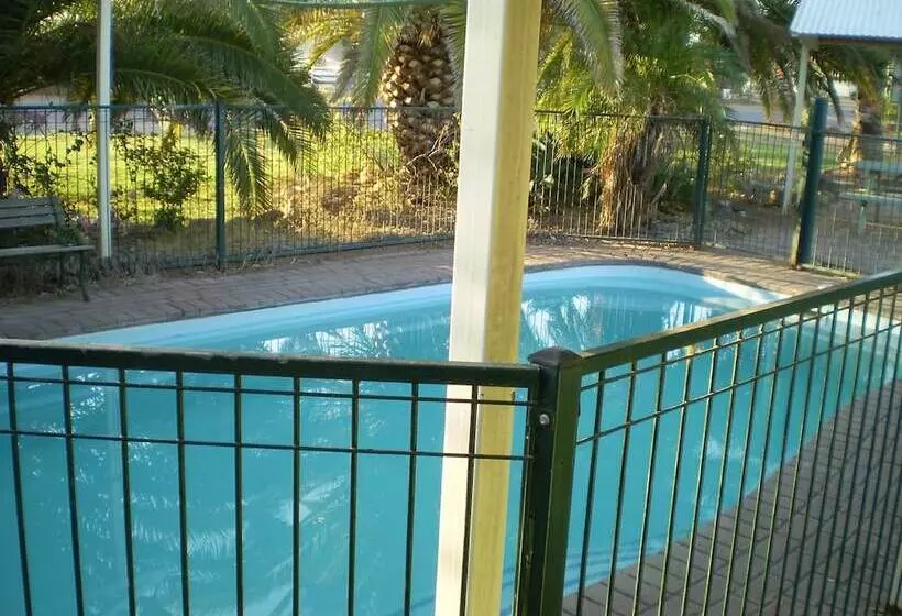 Hotelli Banjo S Overnight & Holiday Units