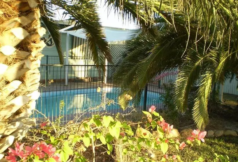 Hotelli Banjo S Overnight & Holiday Units