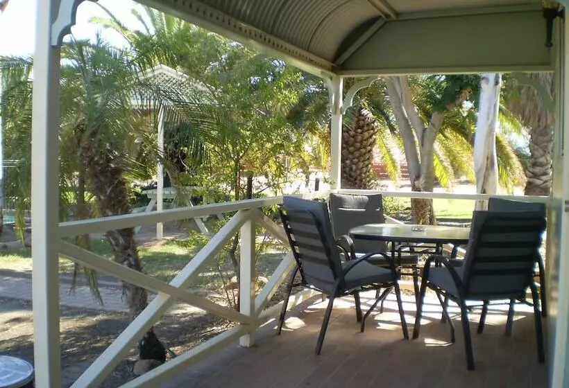 Hotelli Banjo S Overnight & Holiday Units