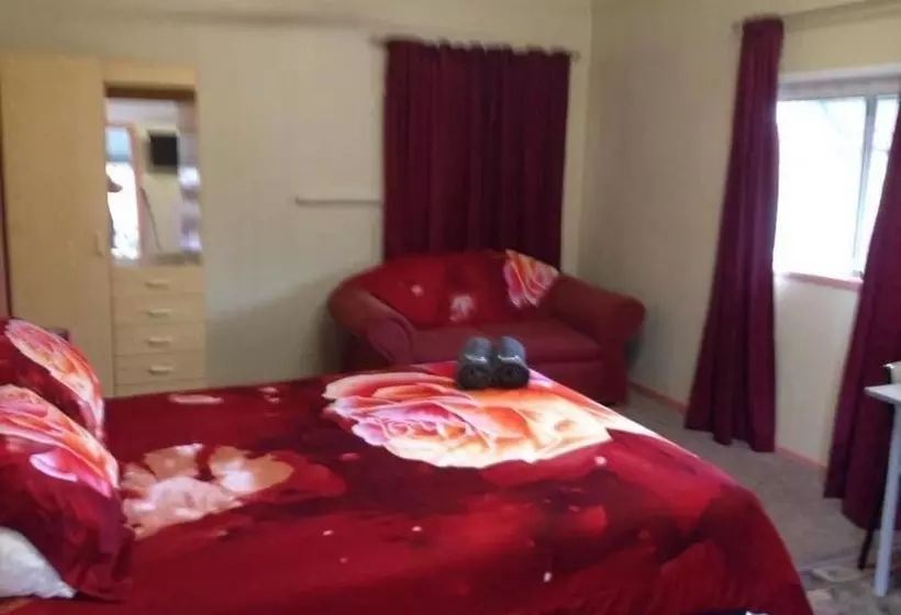 Hotelli Banjo S Overnight & Holiday Units