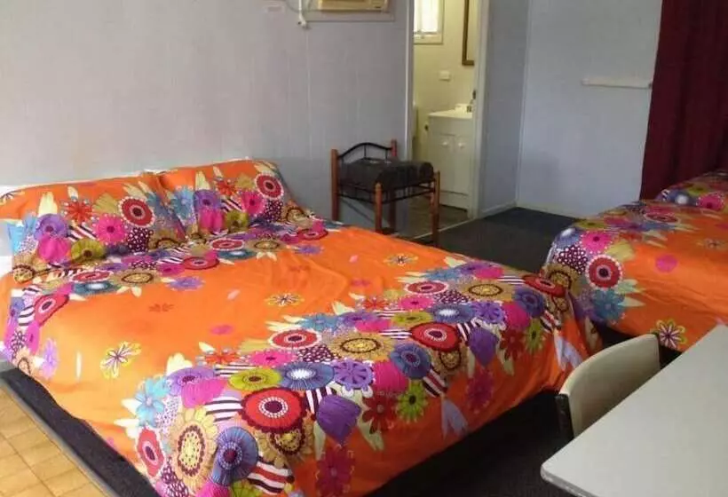 Hotelli Banjo S Overnight & Holiday Units