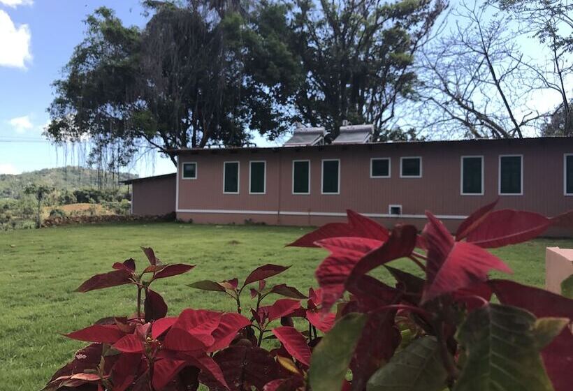 هتل Hacienda Juanita