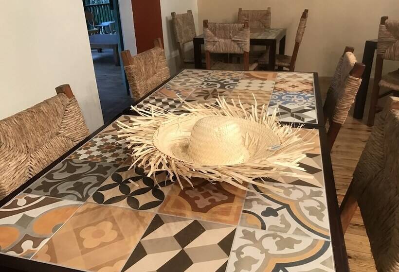 هتل Hacienda Juanita