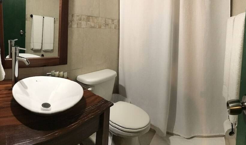 هتل Hacienda Juanita