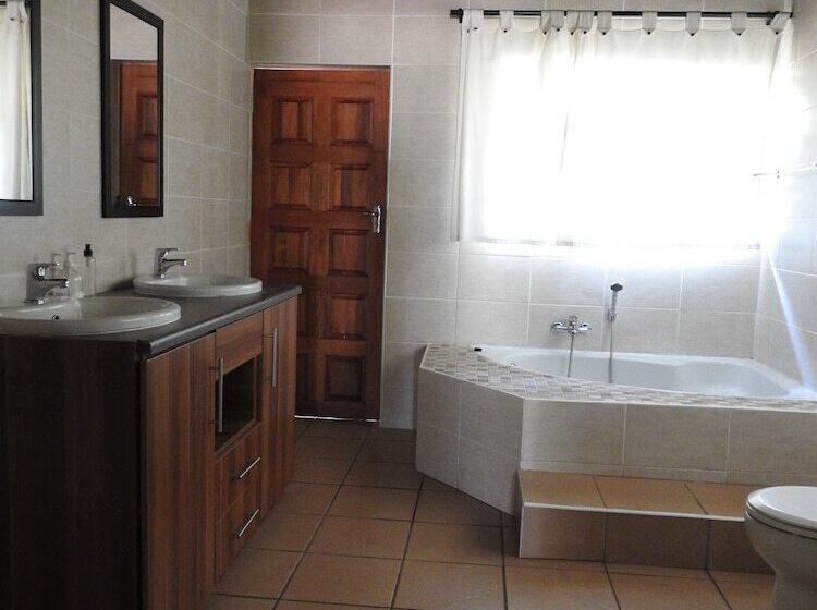 فندق Tranquillity Day Spa & Lodge