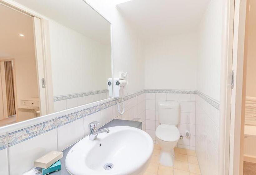 ホテル Warburton Lodge