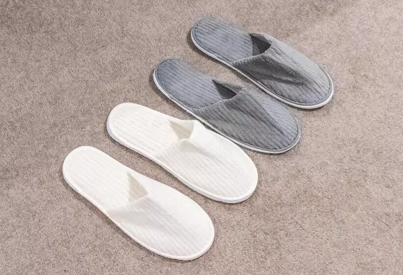 ホテル Warburton Lodge