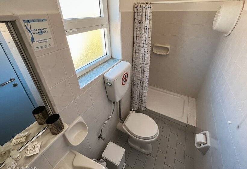 پانسیون Agnadi Syros Beachfront Studios & Rooms