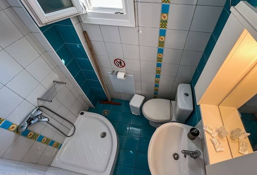 پانسیون Agnadi Syros Beachfront Studios & Rooms