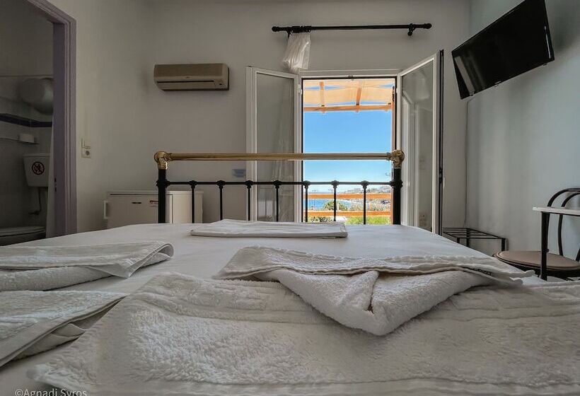 پانسیون Agnadi Syros Beachfront Studios & Rooms