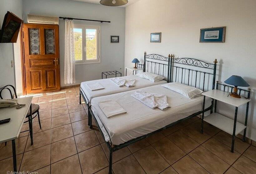 پانسیون Agnadi Syros Beachfront Studios & Rooms