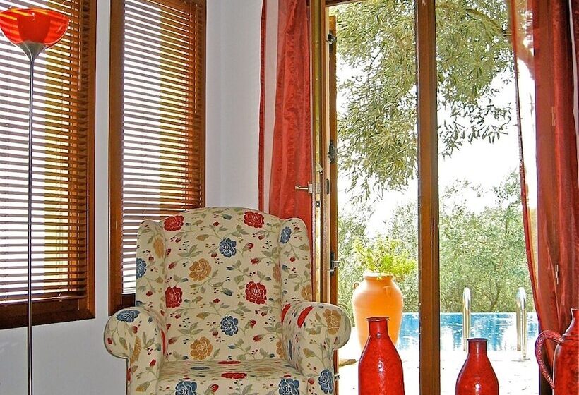 Poikilma Alonissos Villas