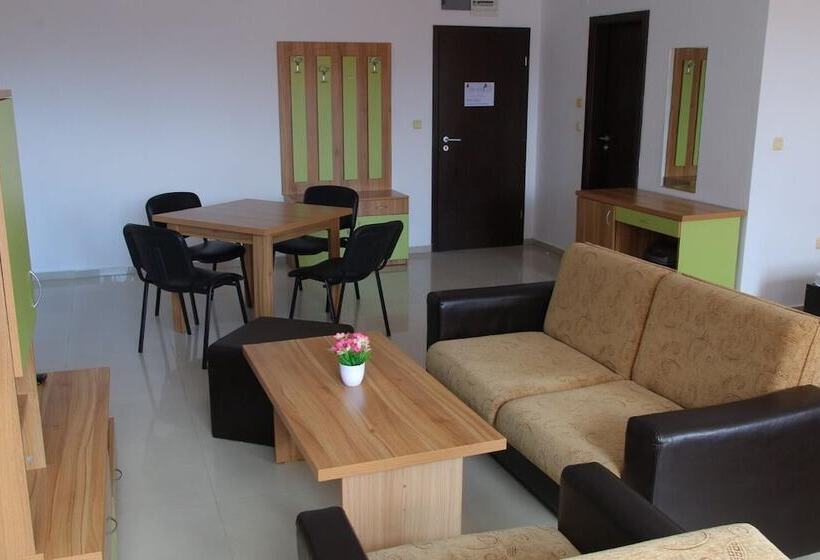 هتل Hostel Coral City