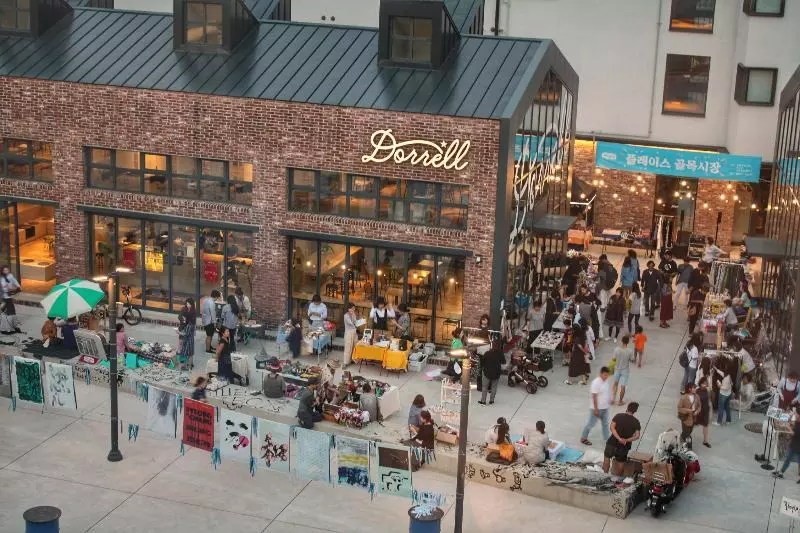 Hotelli Playce Camp Jeju