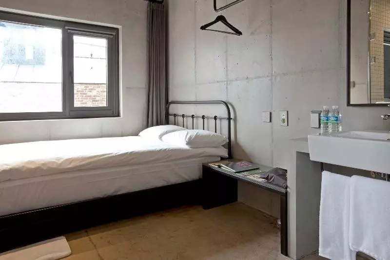 Hotelli Playce Camp Jeju