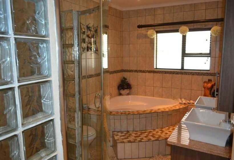 פנסיון Ikhanda Guesthouse