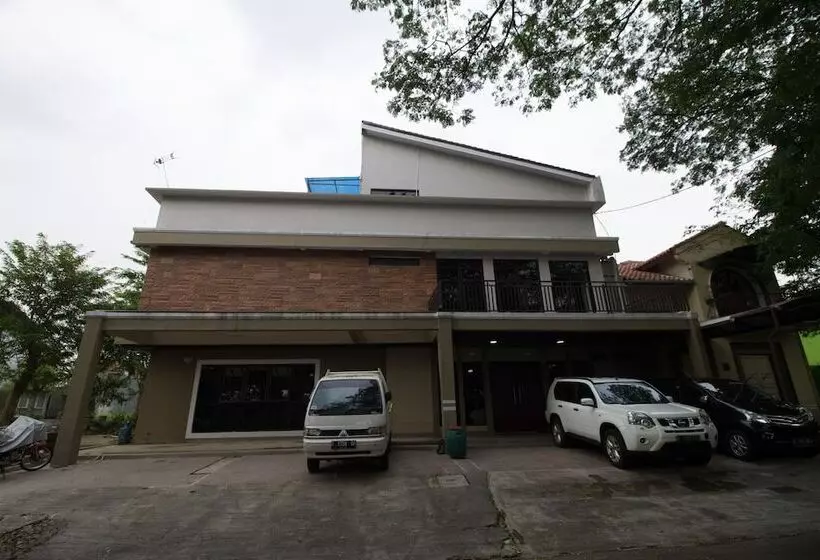 ペンション Reddoorz @ Taman Simpruk Cikarang